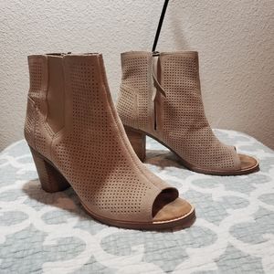 Tom's open toe booties